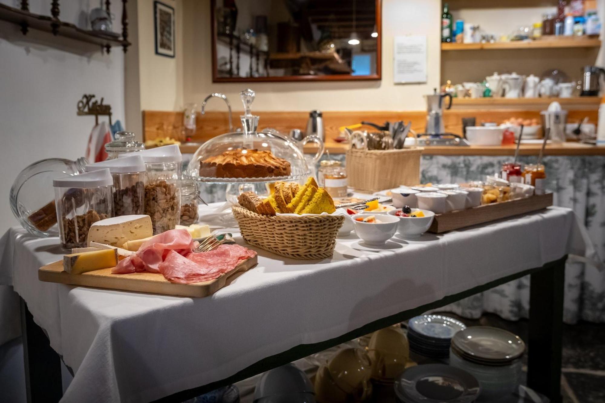 トレメッツォ Casa Lumaca Bed & Breakfast エクステリア 写真